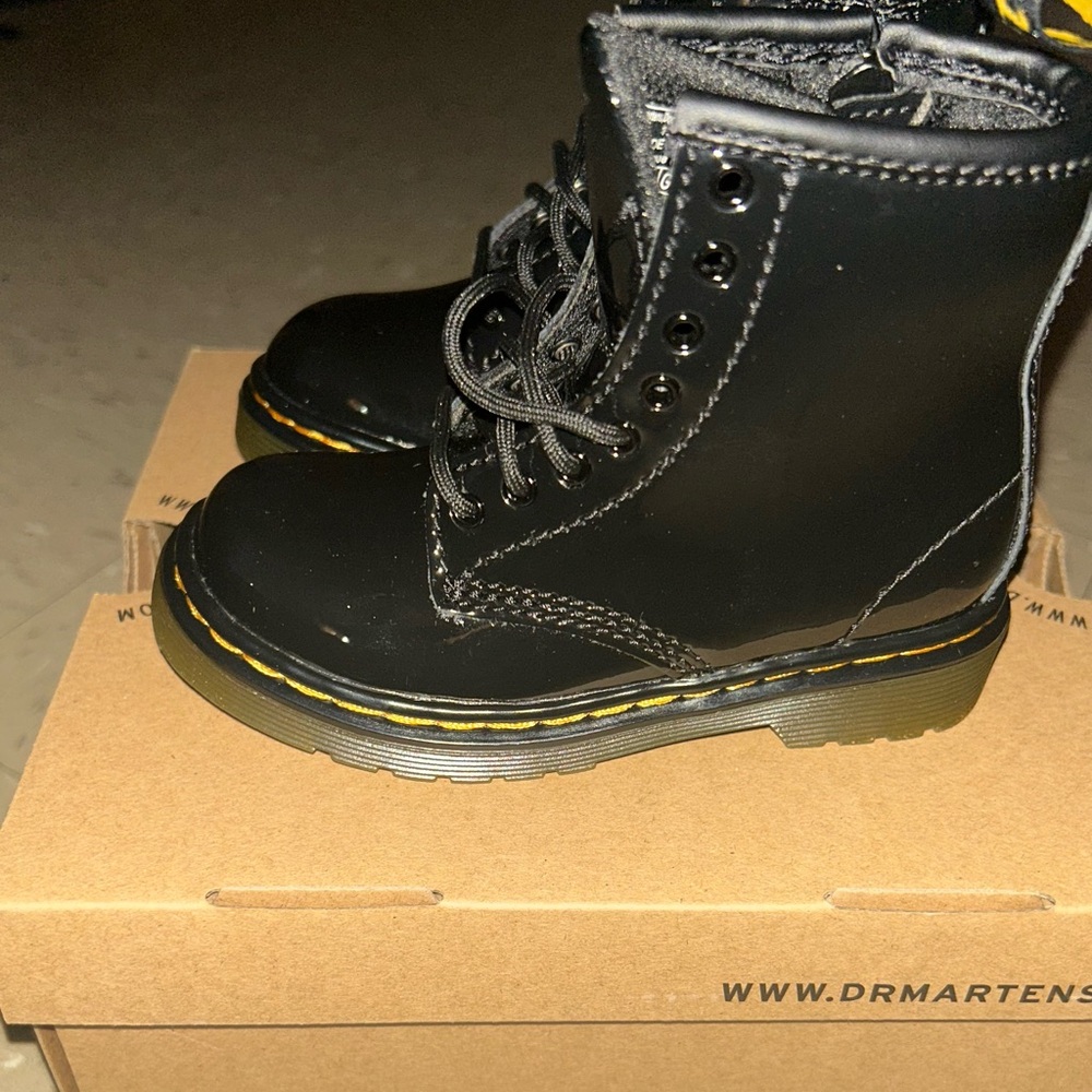 Toddler 1460  Lace Up Patent Leather Dr.Marten Boot - Picture 3 of 5